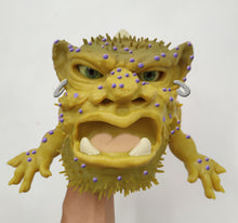Load image into Gallery viewer, King Topor